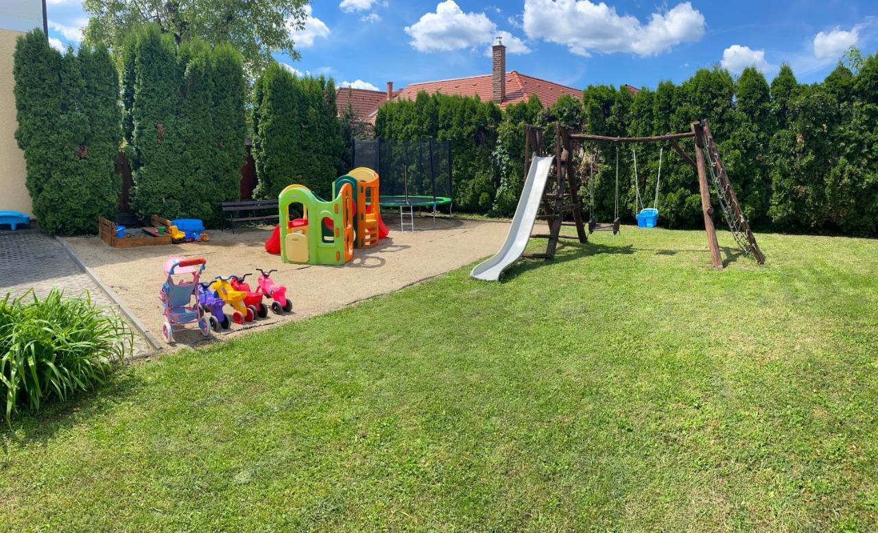 Zam-Zem Holiday Apartman Hajdúszoboszló Esterno foto